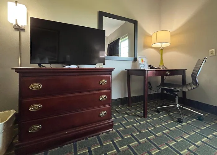 Super 8 By Wyndham Mt. Carmel Il