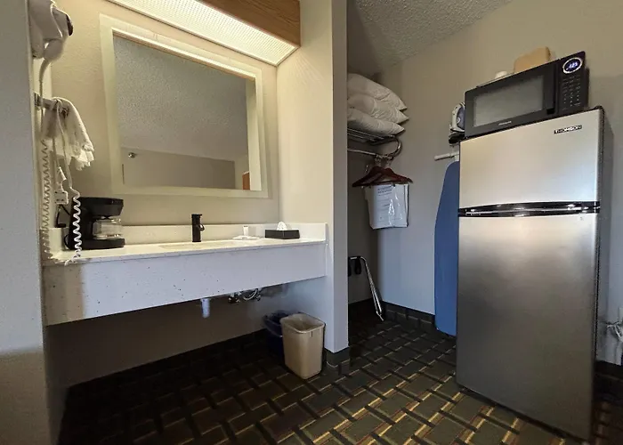 Hotel Super 8 By Wyndham Mt. Carmel Il Mount Carmel